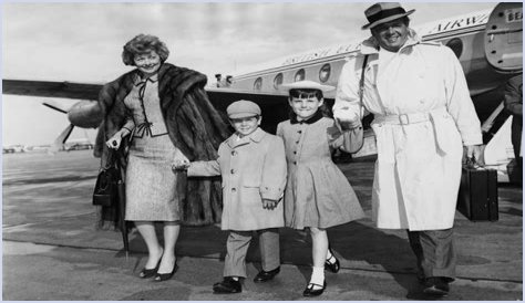 Did Desi Arnaz Jr have a child at 15?